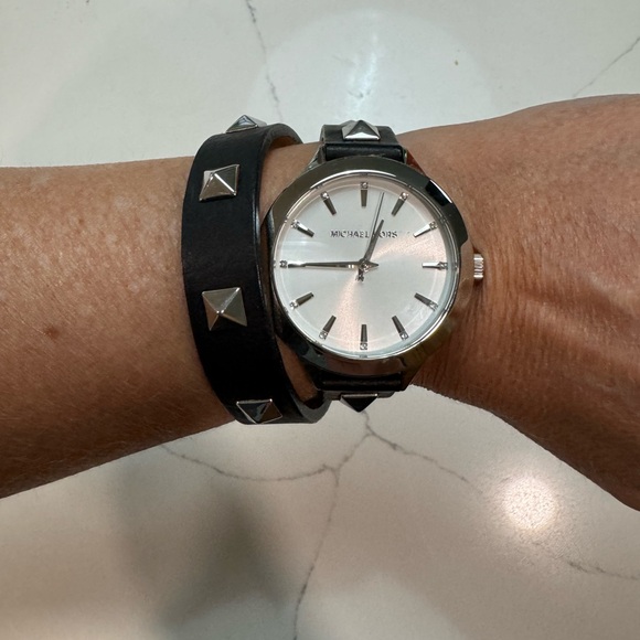 Michael Kors wrap watch - Picture 2 of 3